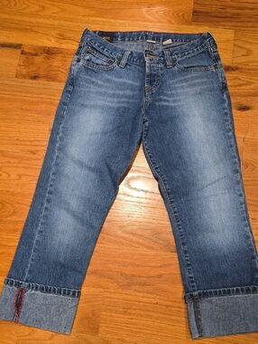 Abercrombie & Fitch Midwash Cropped Cuffed Jeans